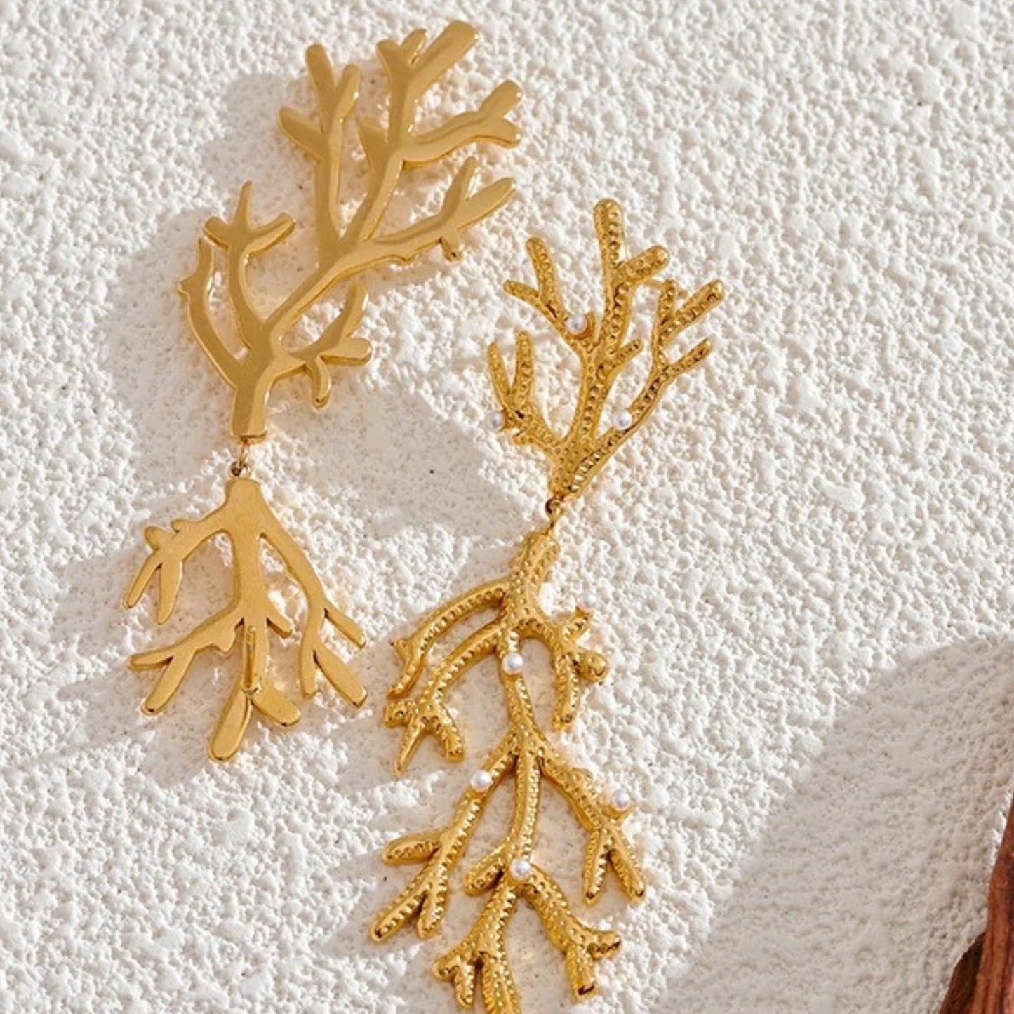 CORAL -18K GOLD PLATED EARRINGS / THE. ISLAND COLLECTION