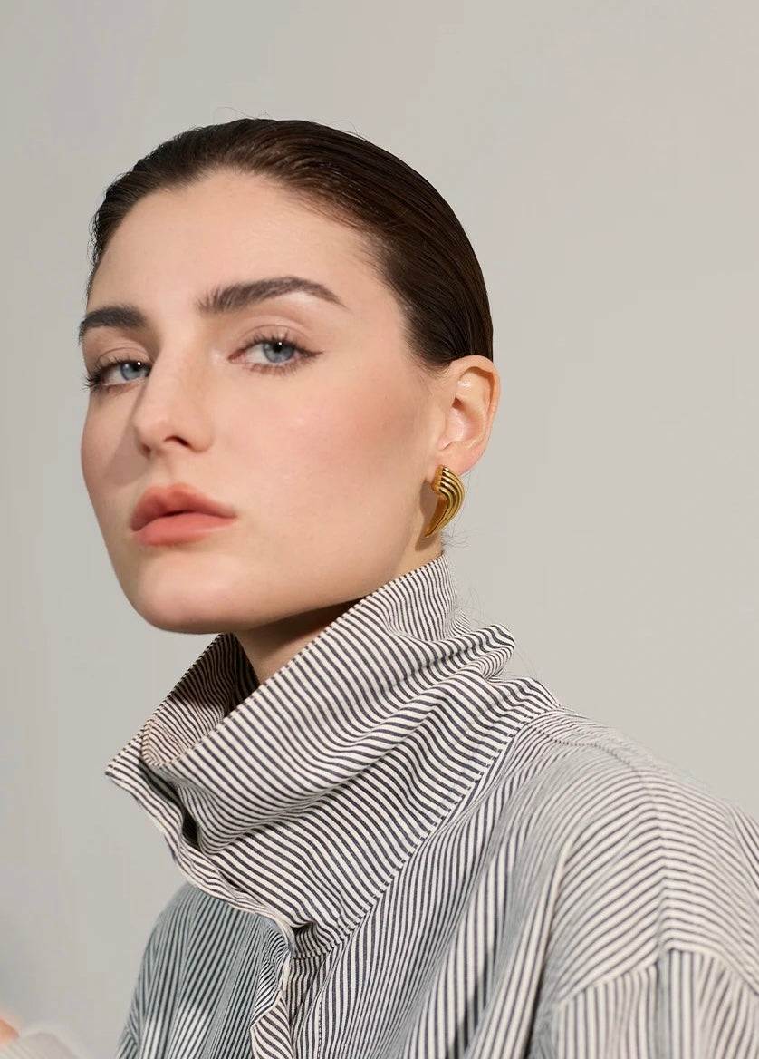ATHENA - 18K GOLD PLATED EARRINGS / THE. ESSENTIAL COLLECTION
