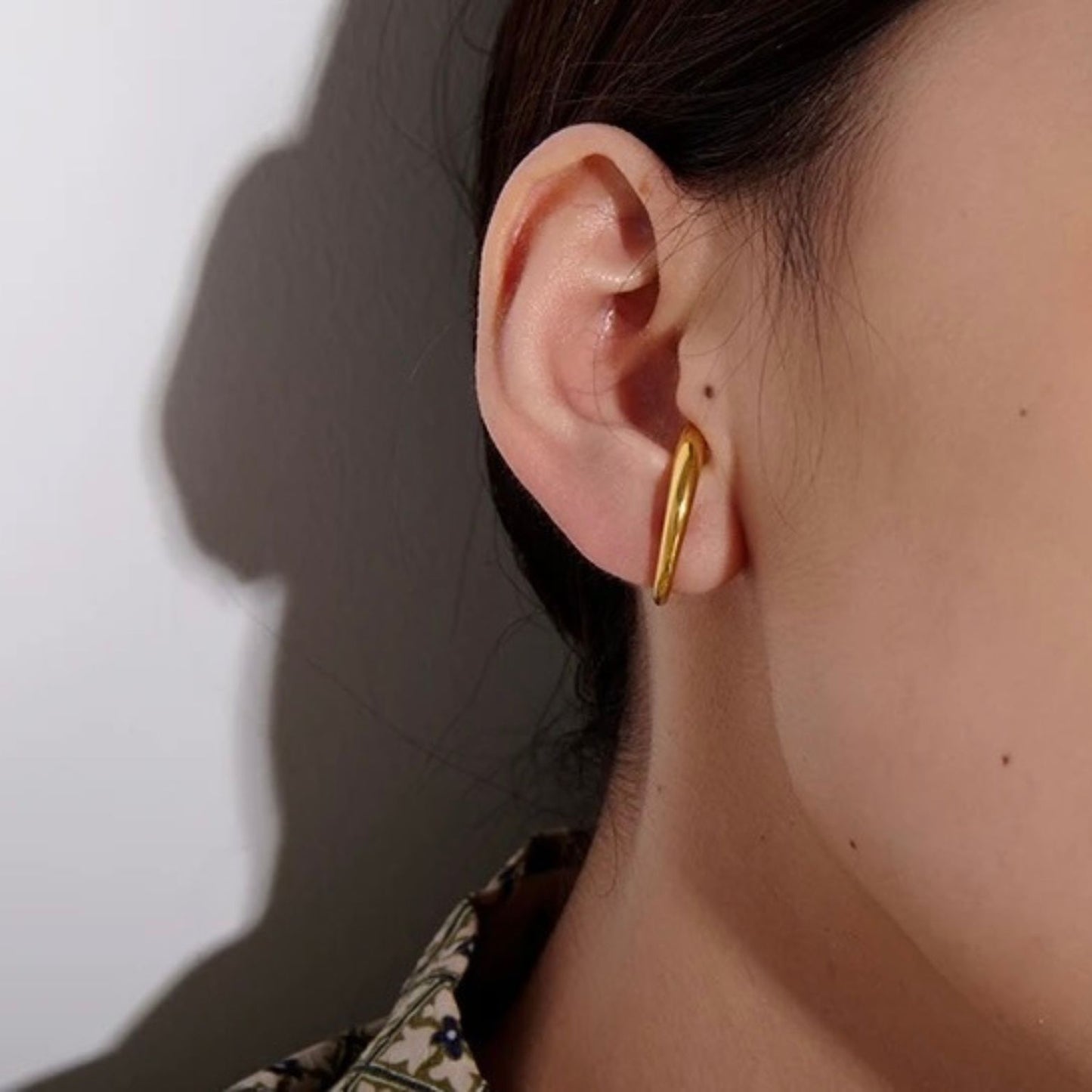 SELENE - 18K GOLD PLATED EARRINGS / THE. ESSENTIAL COLLECTION
