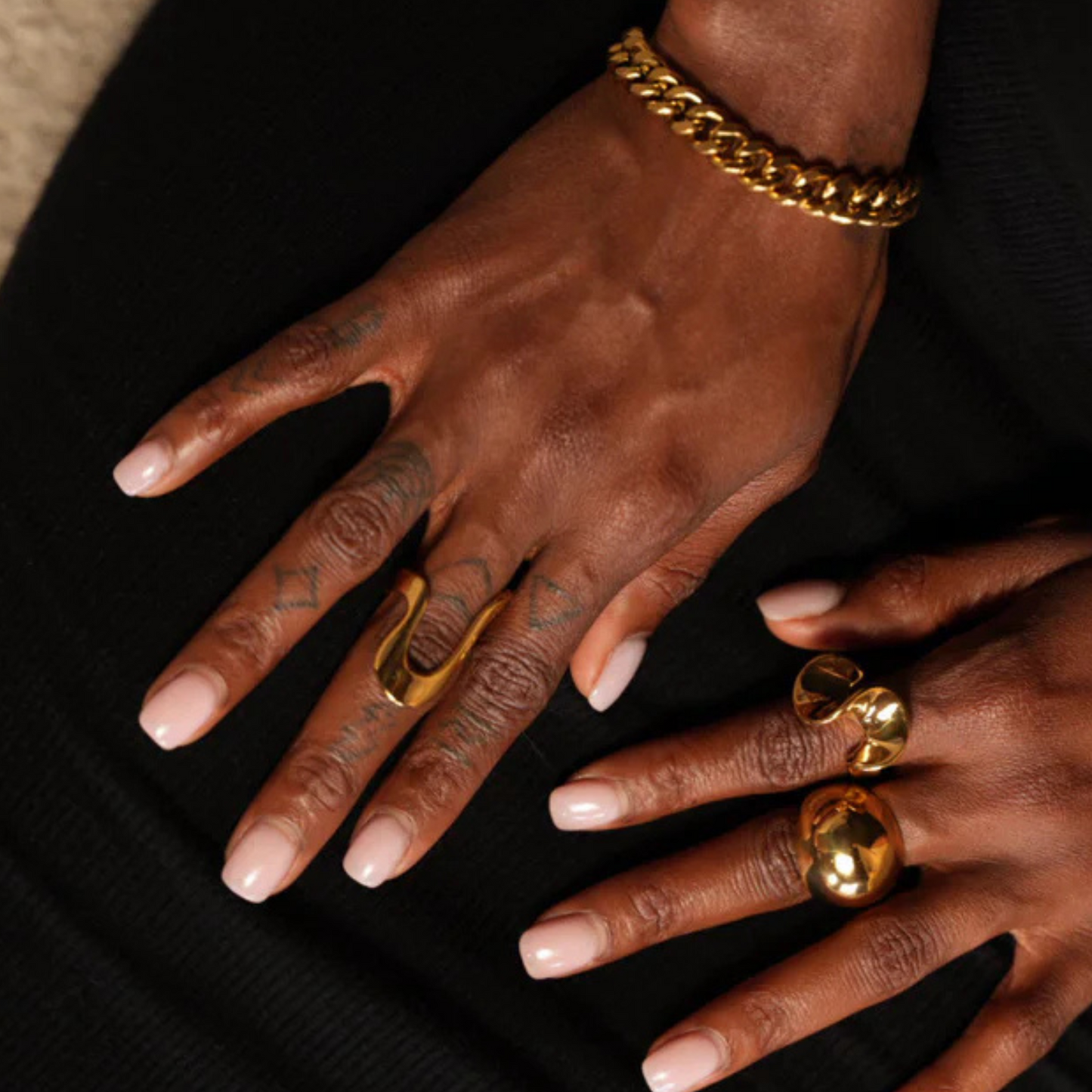 CURVE - 18K GOLD PLATED RING / THE. WAVE COLLECTION