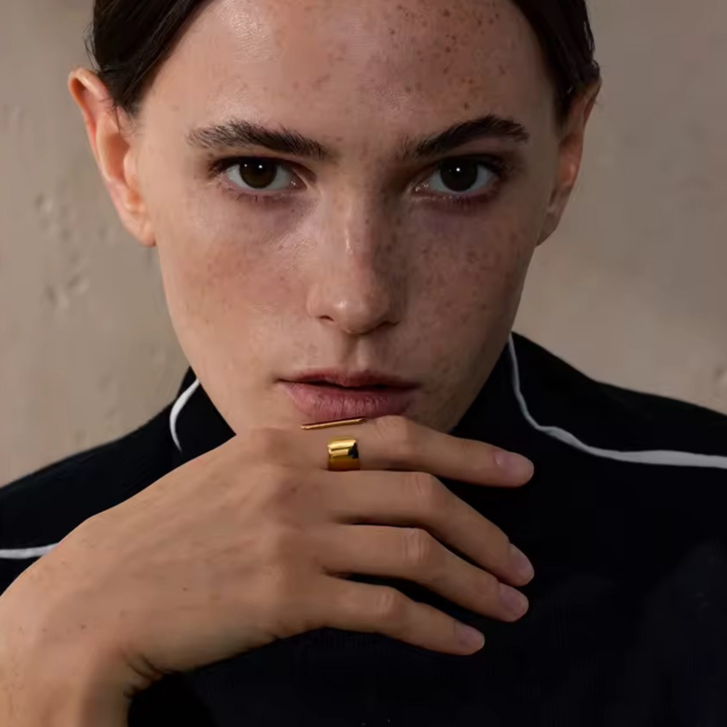 ZIMA - 18K GOLD PLATED RING / THE. ESSENTIAL COLLECTION