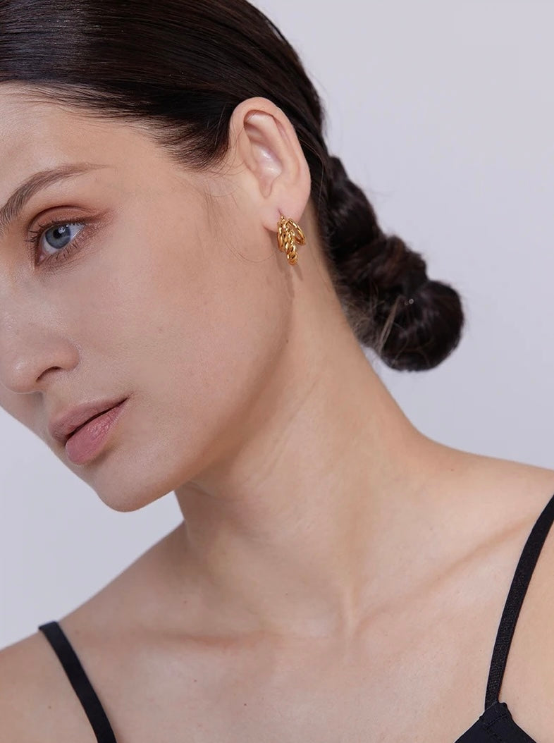 RHEA - 18K GOLD PLATED EARRINGS / THE. SWIRL COLLECTION