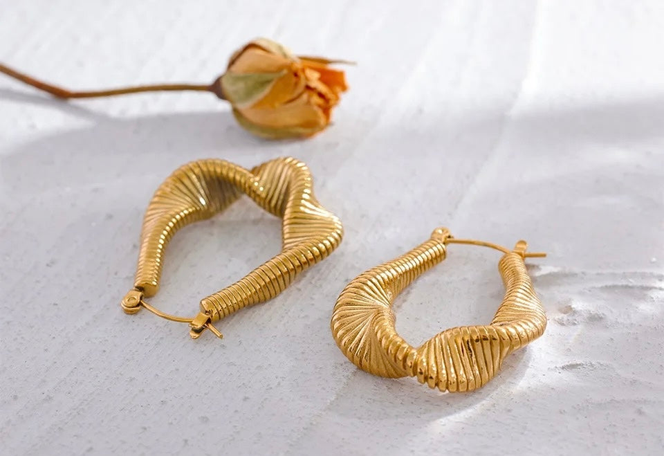 TWIST -18K GOLD PLATED EARRINGS / THE. SWIRL COLLECTION