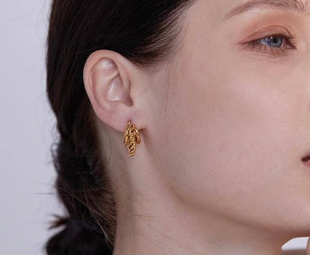 RHEA - 18K GOLD PLATED EARRINGS / THE. SWIRL COLLECTION