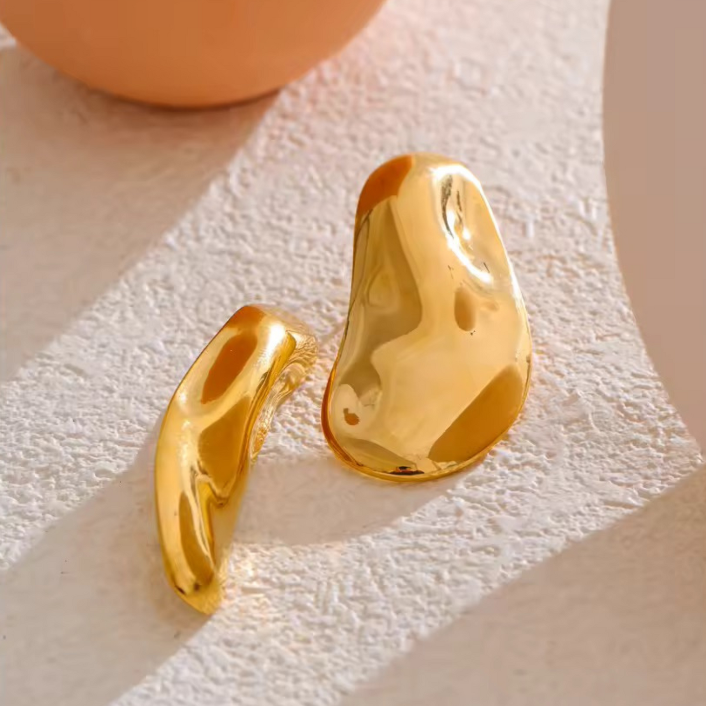 ROCK - 18K GOLD PLATED EARRINGS / THE. WAVE COLLECTION