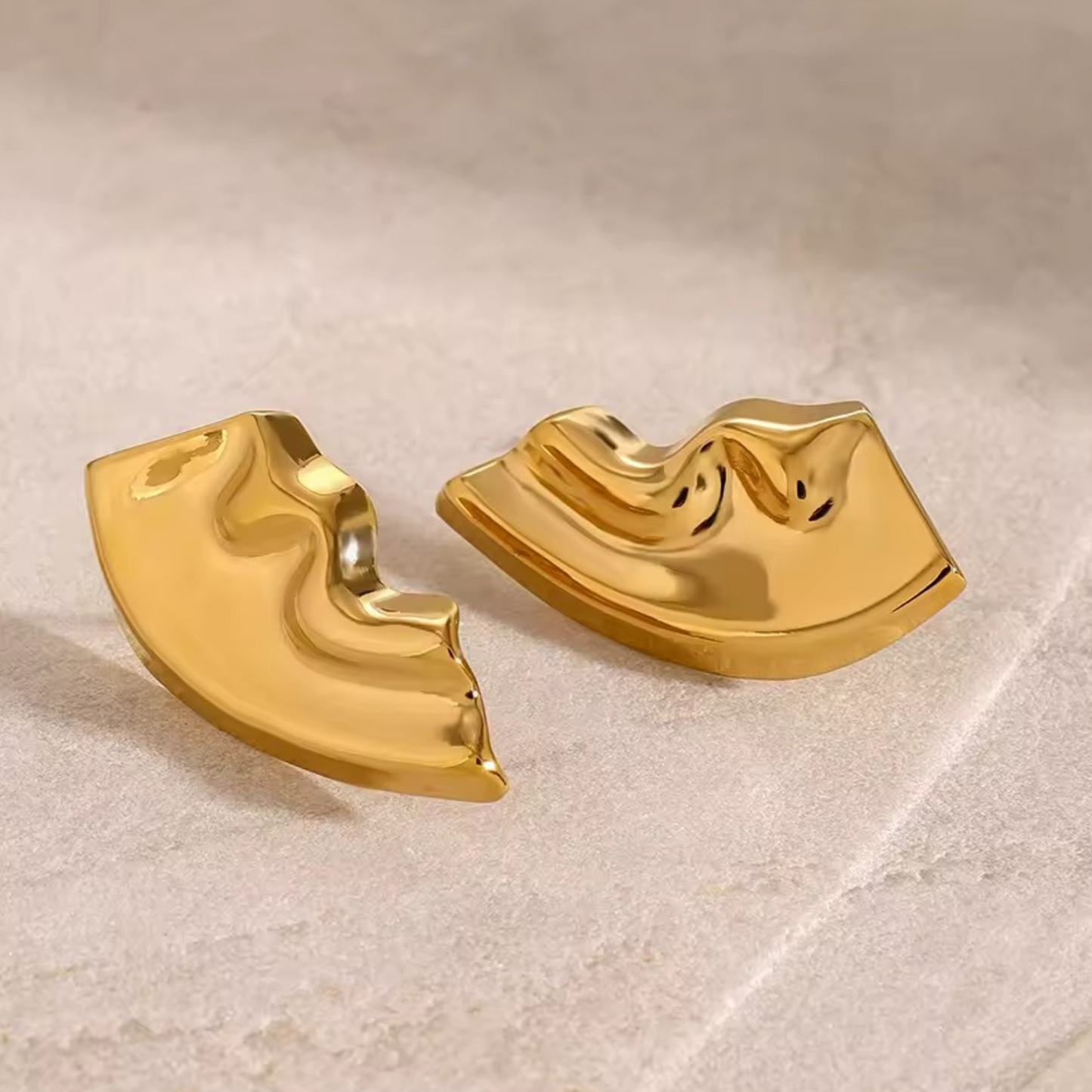CONTOUR - 18K GOLD PLATED EARRINGS / THE. WAVE COLLECTION