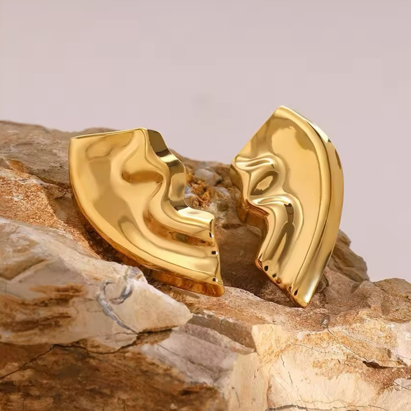 CONTOUR - 18K GOLD PLATED EARRINGS / THE. WAVE COLLECTION