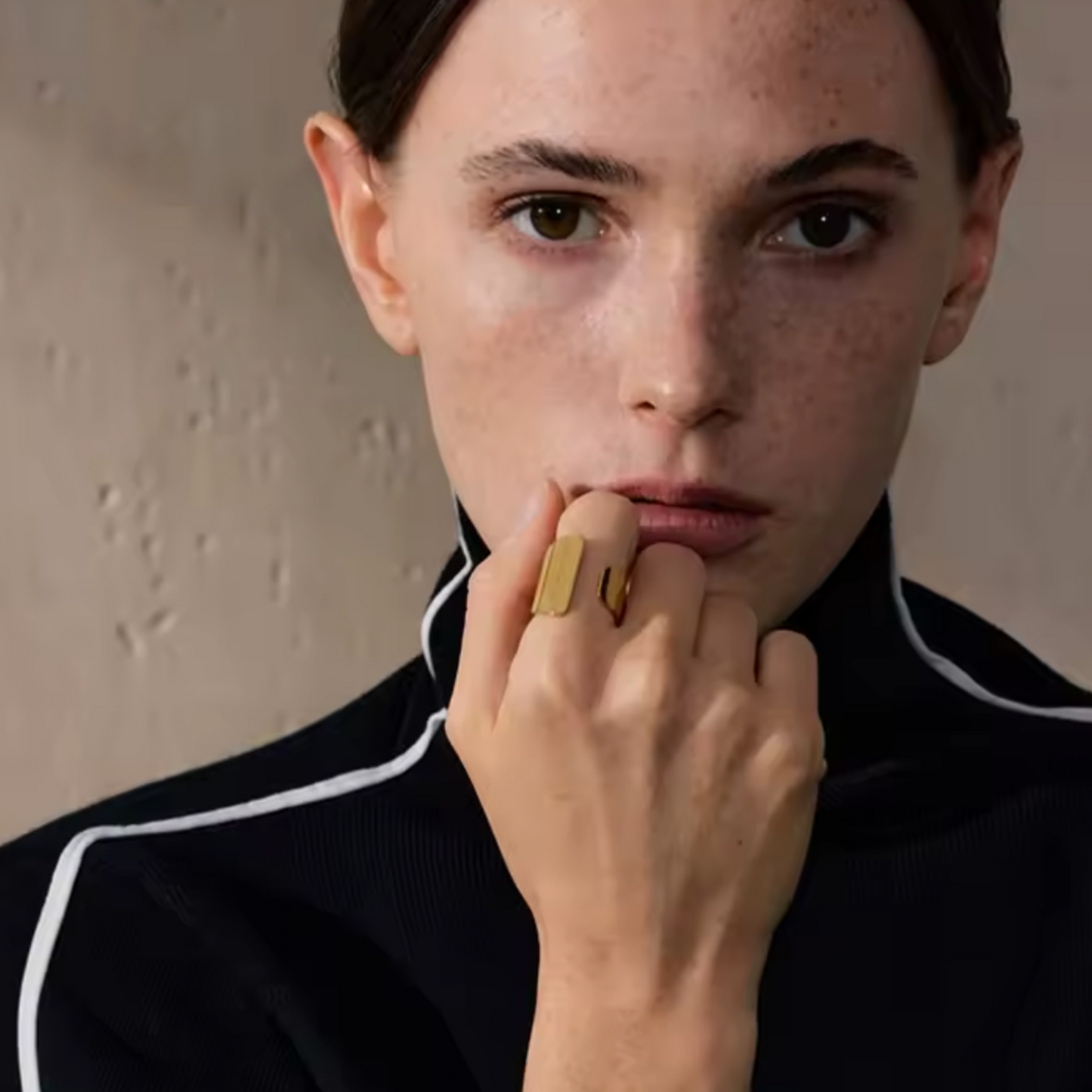 ZIMA - 18K GOLD PLATED RING / THE. ESSENTIAL COLLECTION