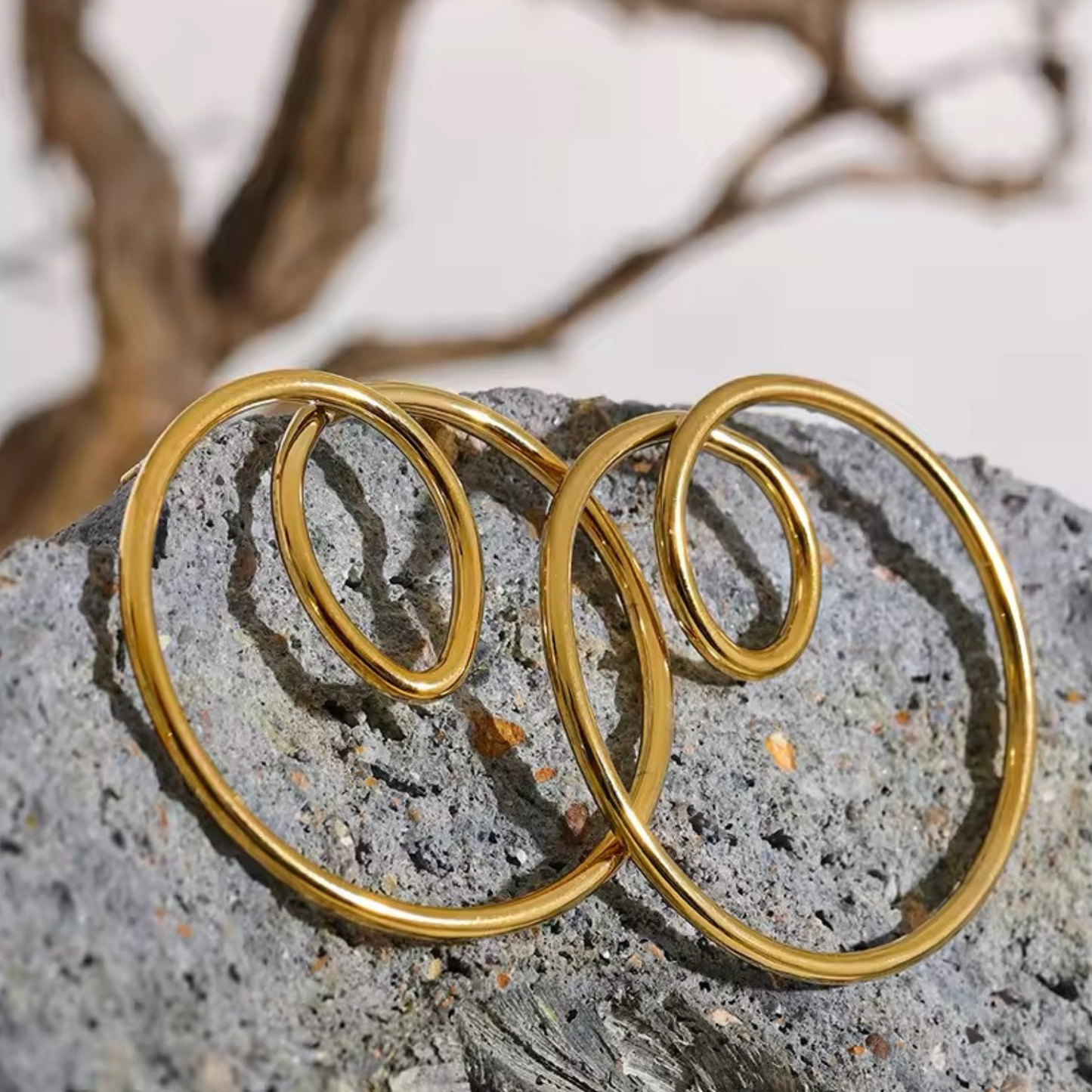 LINE - 18K GOLD PLATED EARRINGS / THE. SWIRL COLLECTION