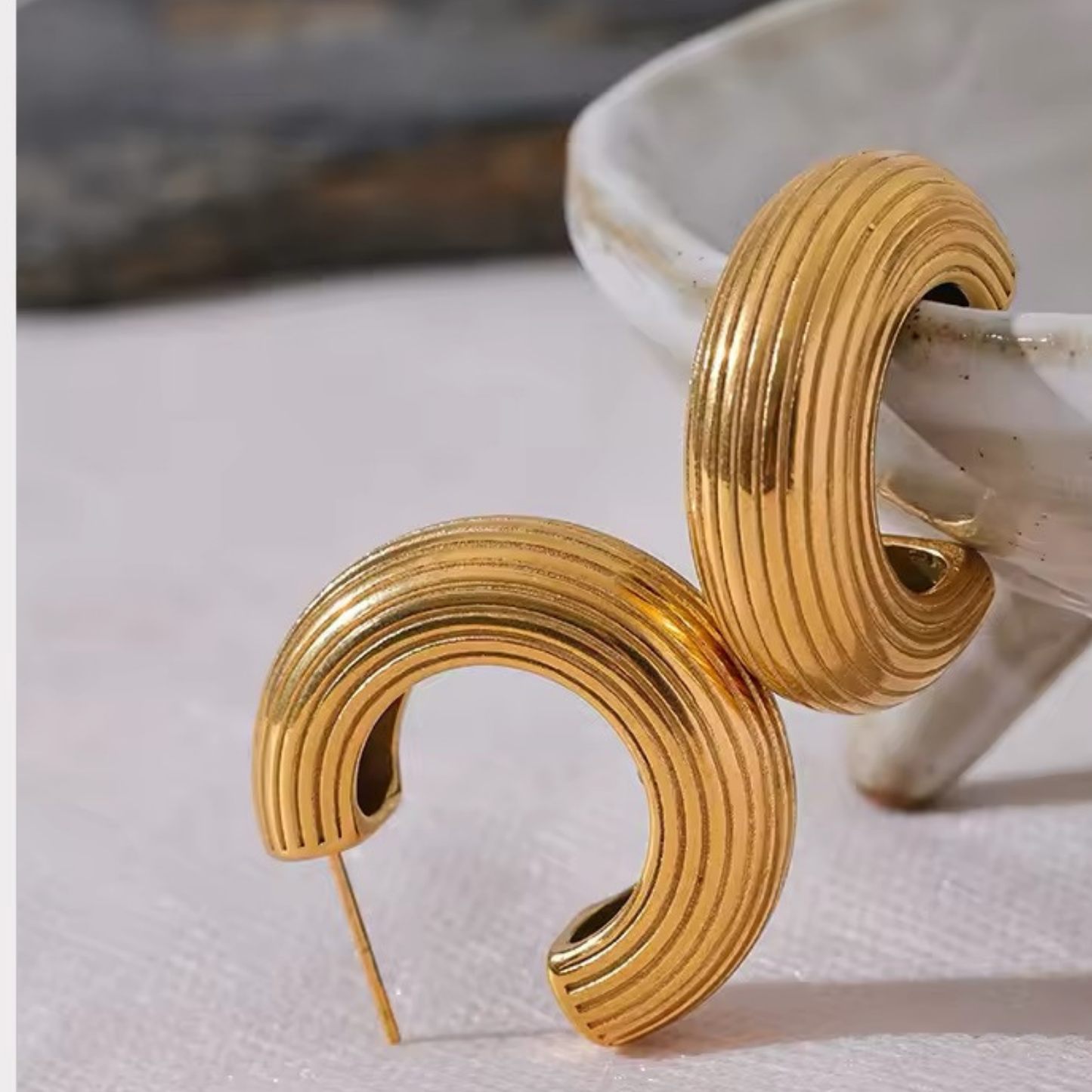 NOVA - 18K GOLD PLATED EARRINGS / THE. ESSENTIAL COLLECTION