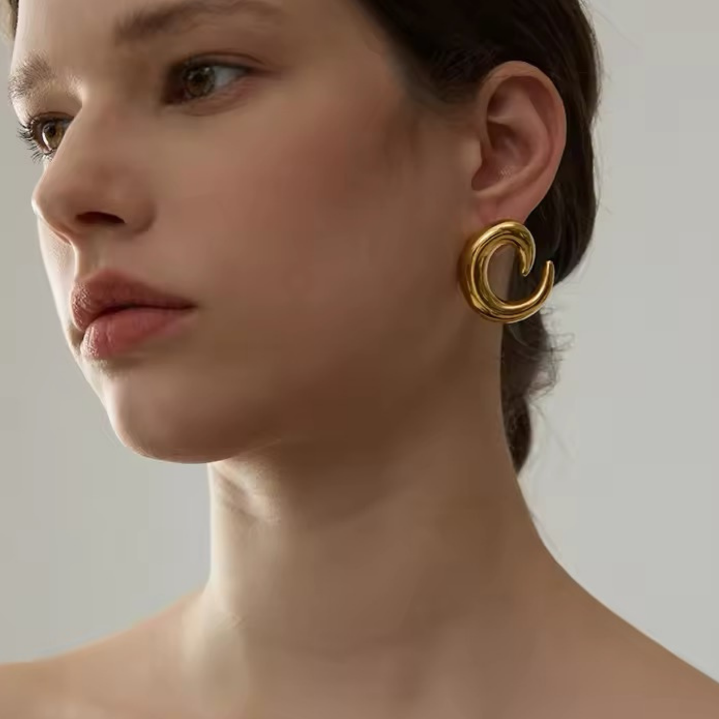 EBB - 18K GOLD PLATED EARRINGS / THE. WAVE COLLECTION