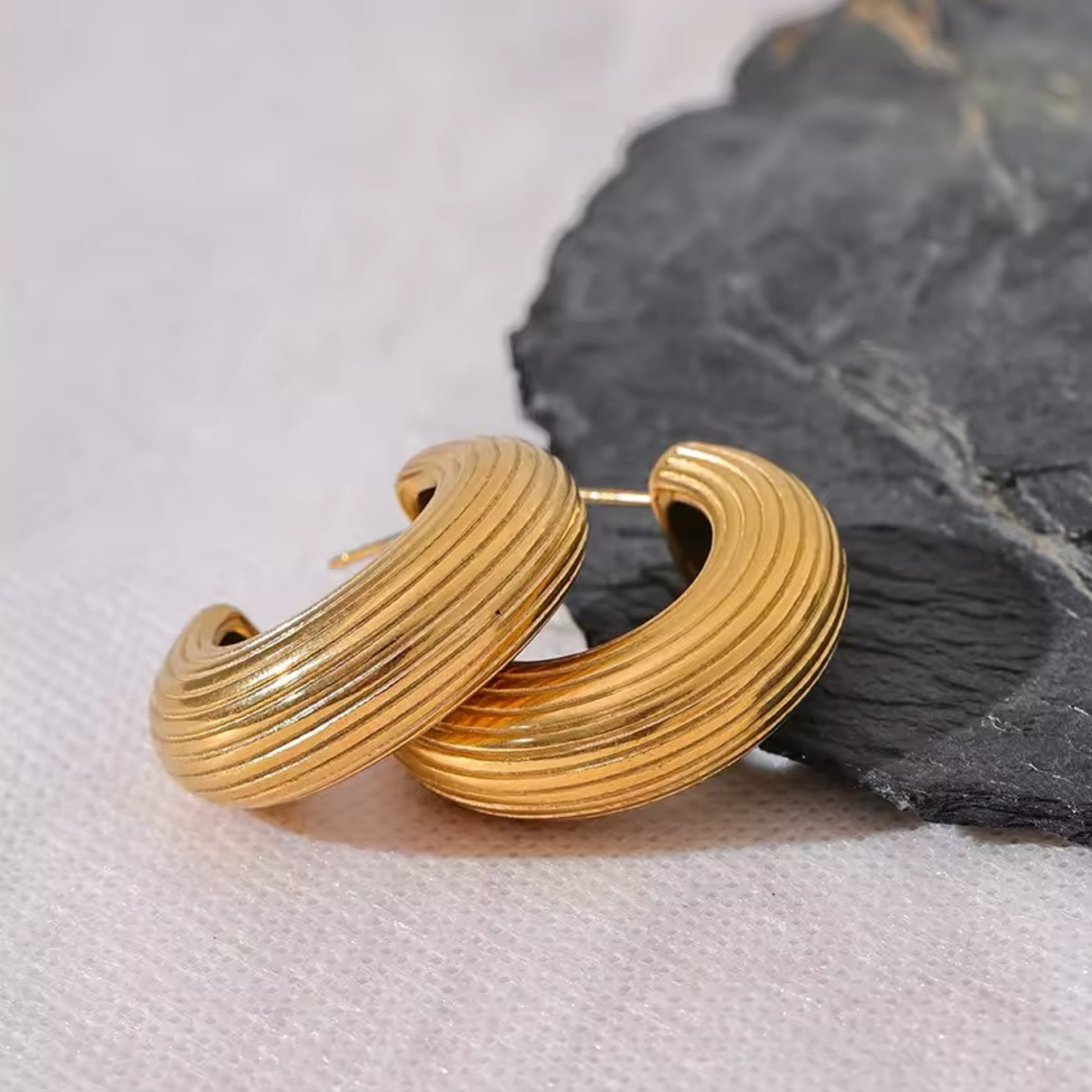 NOVA - 18K GOLD PLATED EARRINGS / THE. ESSENTIAL COLLECTION