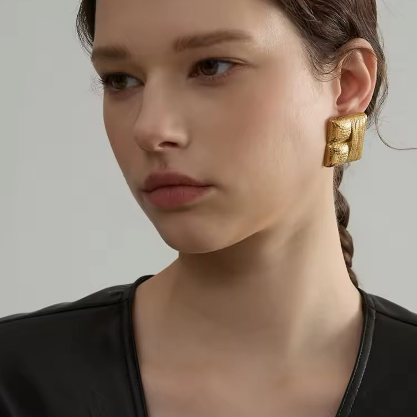 BLOCK - 18K GOLD PLATED EARRINGS / THE. ESSENTIAL COLLECTION