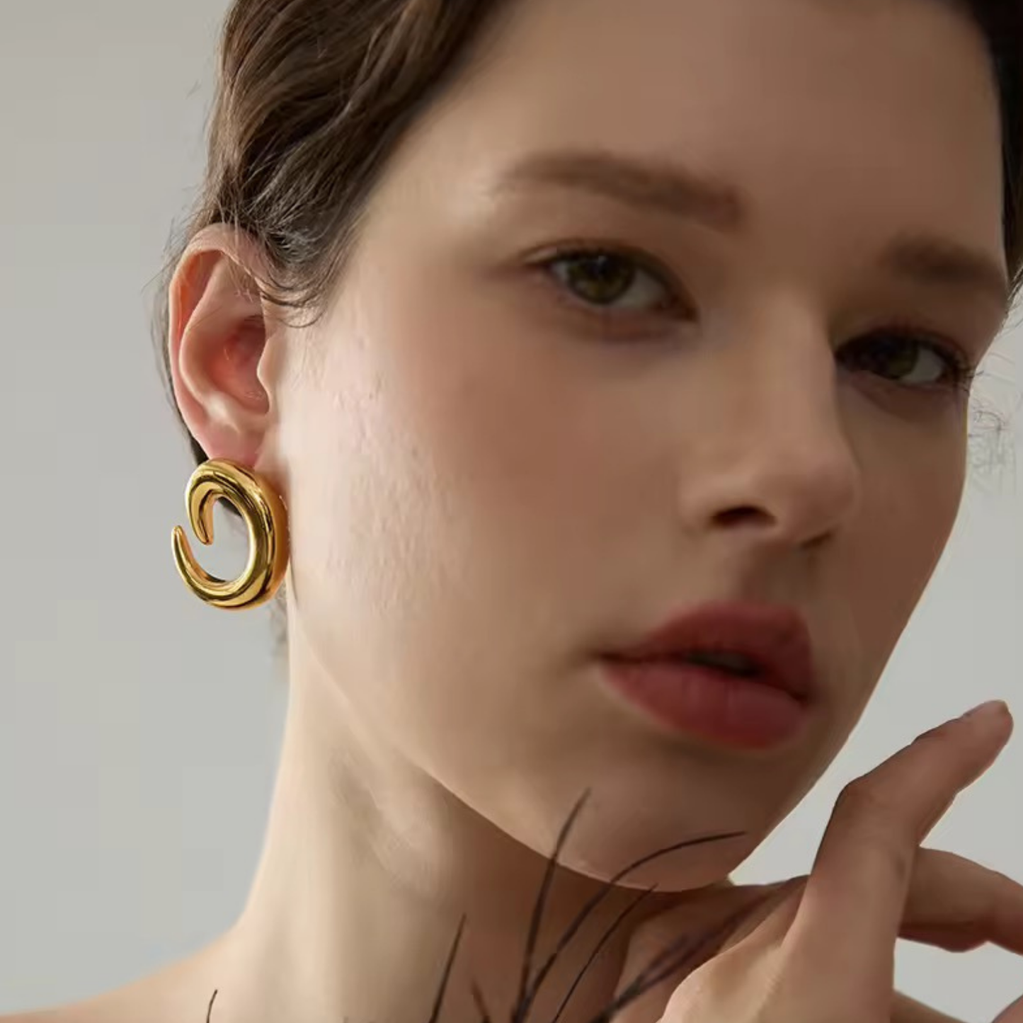 EBB - 18K GOLD PLATED EARRINGS / THE. WAVE COLLECTION