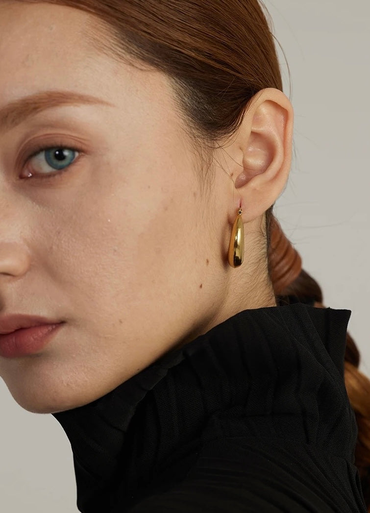 HERA - 18K GOLD PLATED EARRINGS / THE. ESSENTIAL COLLECTION