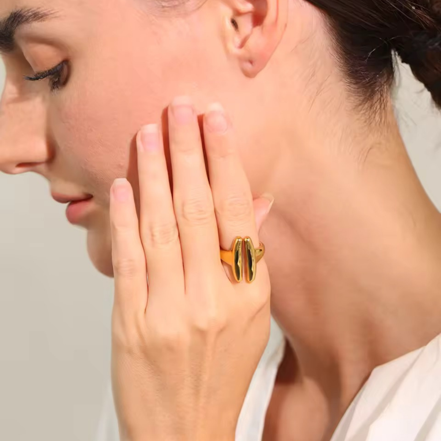 EQUAL - 18K GOLD PLATED RING / THE. ESSENTIAL COLLECTION