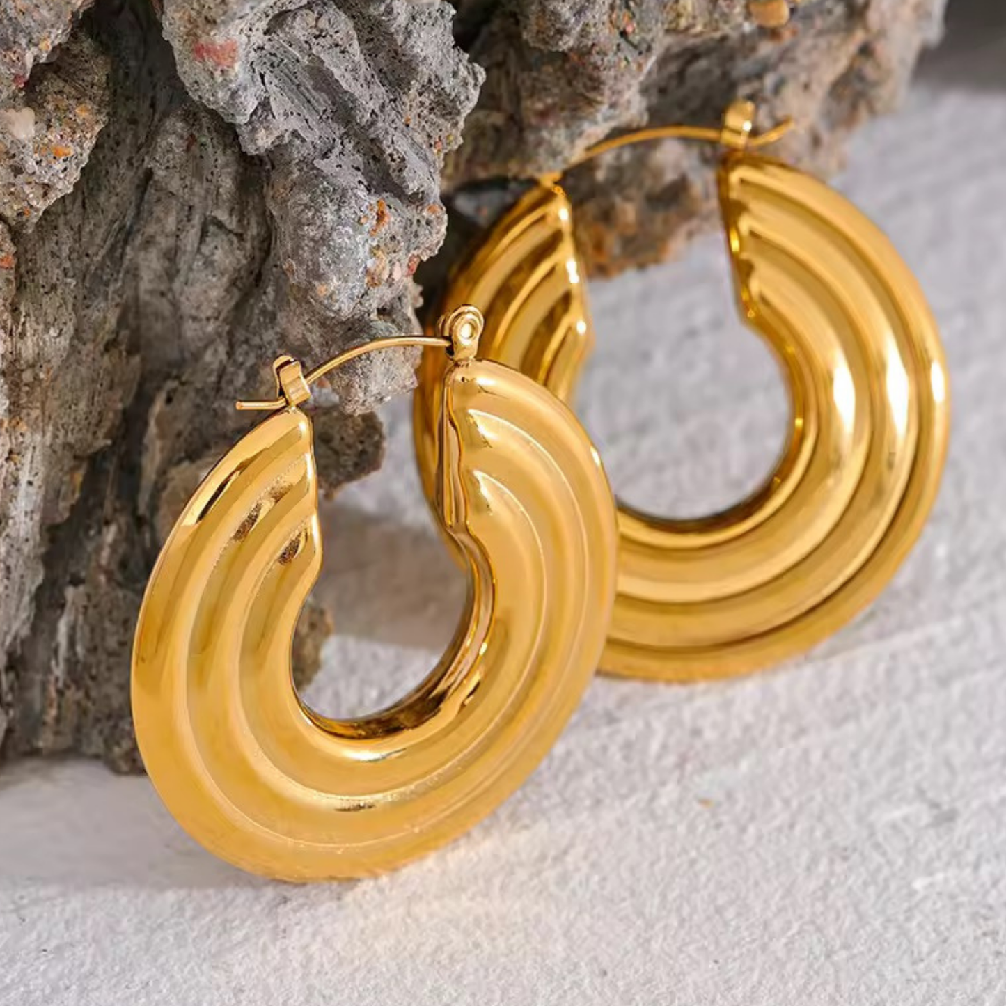 HALO - 18K GOLD PLATED EARRINGS / THE. ESSENTIAL COLLECTION