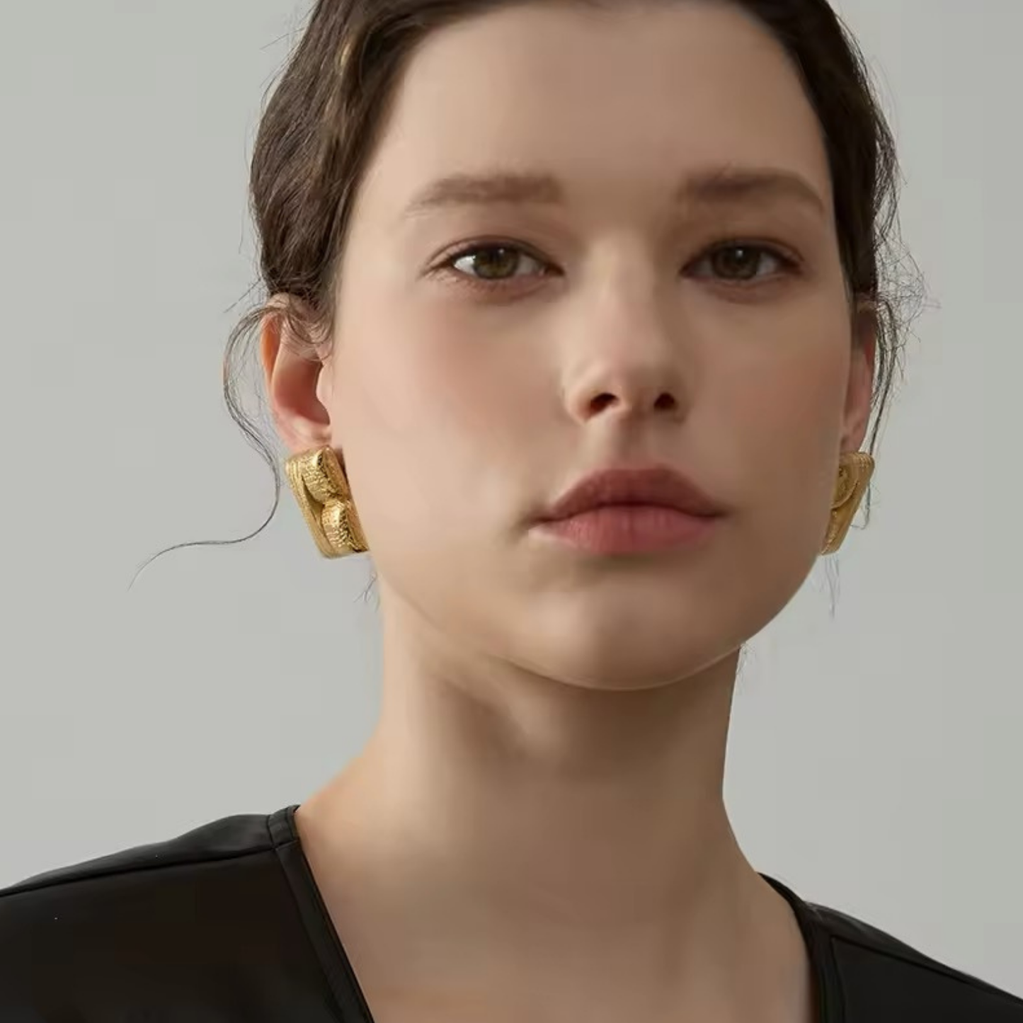 BLOCK - 18K GOLD PLATED EARRINGS / THE. ESSENTIAL COLLECTION