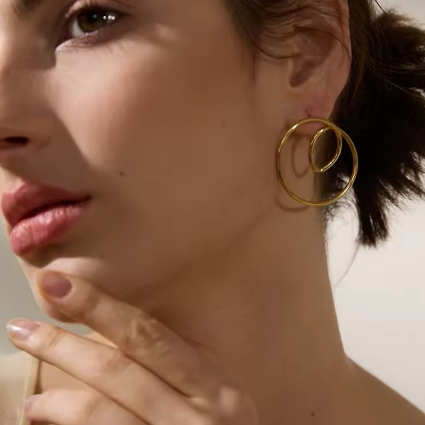 LINE - 18K GOLD PLATED EARRINGS / THE. SWIRL COLLECTION