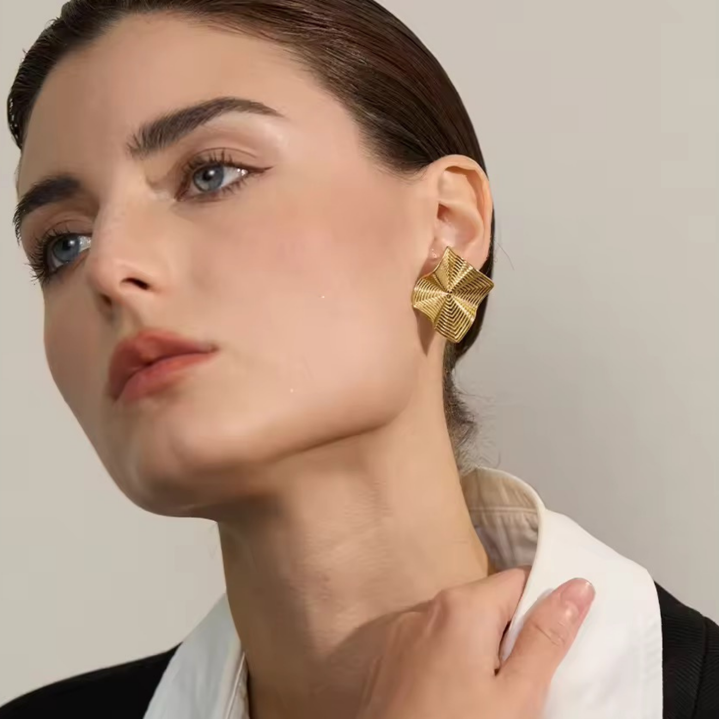 FOLD - 18K GOLD PLATED EARRINGS / THE. ESSENTIAL COLLECTION