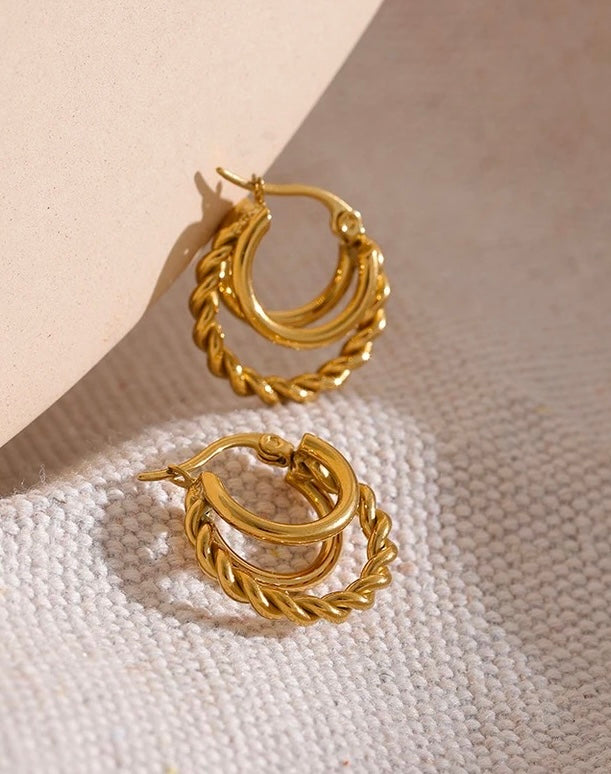 RHEA - 18K GOLD PLATED EARRINGS / THE. SWIRL COLLECTION