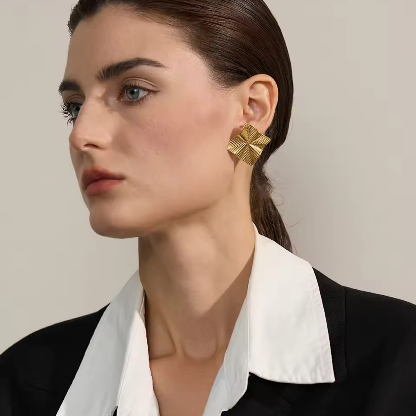 FOLD - 18K GOLD PLATED EARRINGS / THE. ESSENTIAL COLLECTION